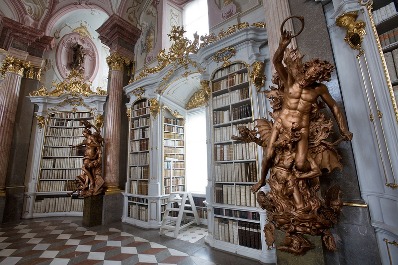 Illustration for article titled Lose Yourself In These Photos Of Europe's Most Magnificent Libraries